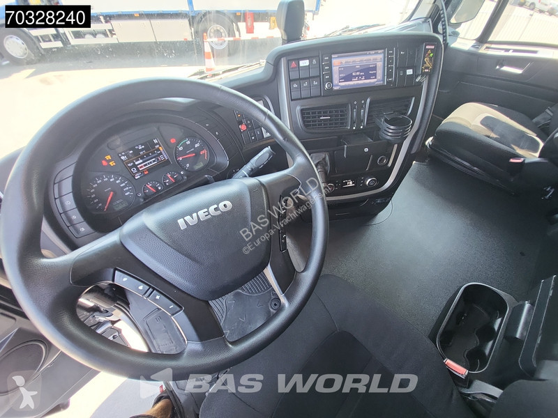 شاحنة Iveco X-Way 570 X-Way 6X2 Fassi F215...