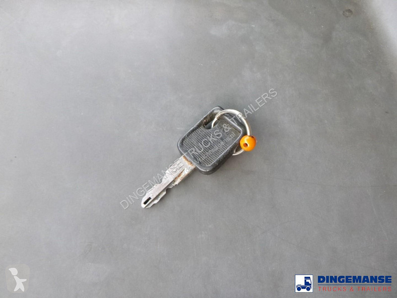 شاحنة Renault 180 dci 4x2 fuel tank 6.5 m3 / 2...