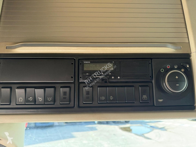 شاحنة Volvo 16750 6X4 EURO 6 + EPSILON S260Z +...