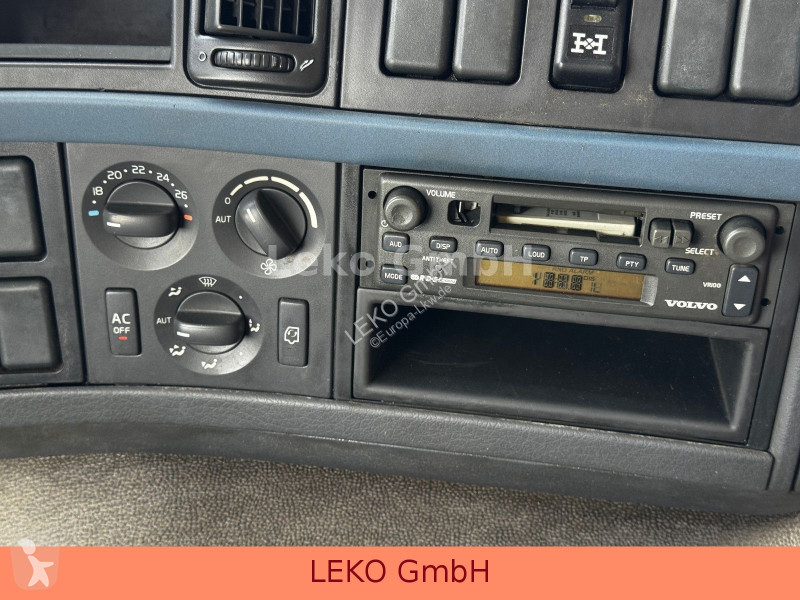 شاحنة Volvo 400 Mit Kran ( Palfinger PK 16502 )