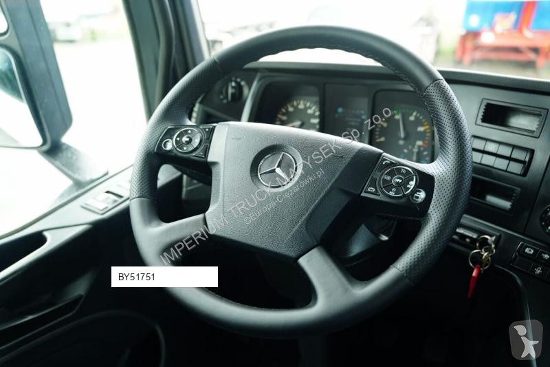 شاحنة Mercedes AROCS 3243