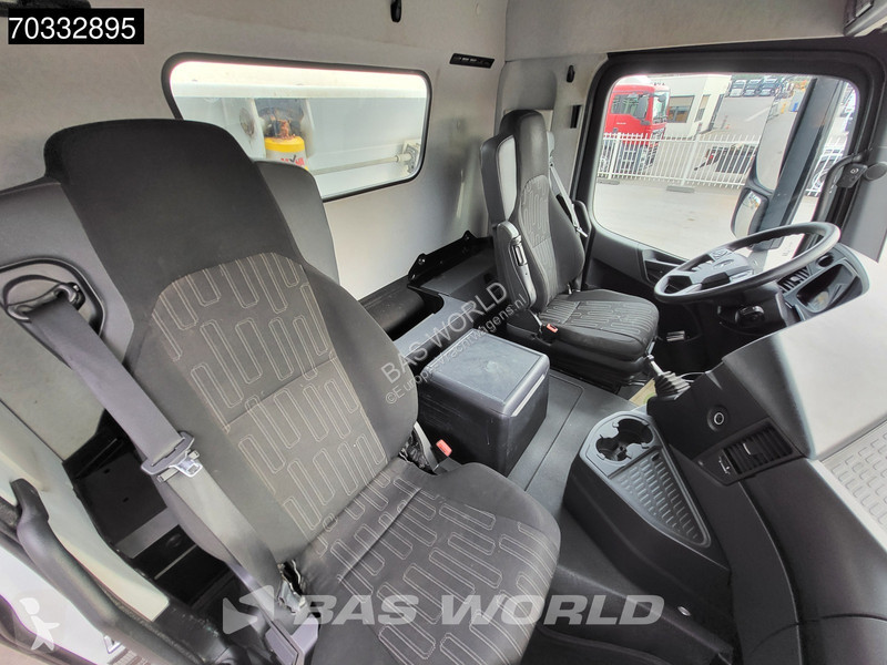Vrachtwagen Mercedes 3245 8X4 16m3 tipper...