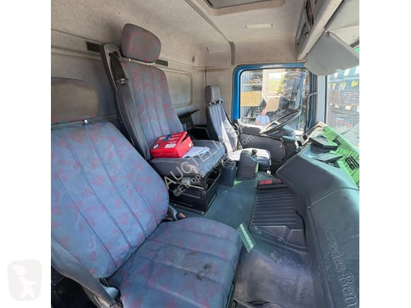 Vrachtwagen Mercedes 3340