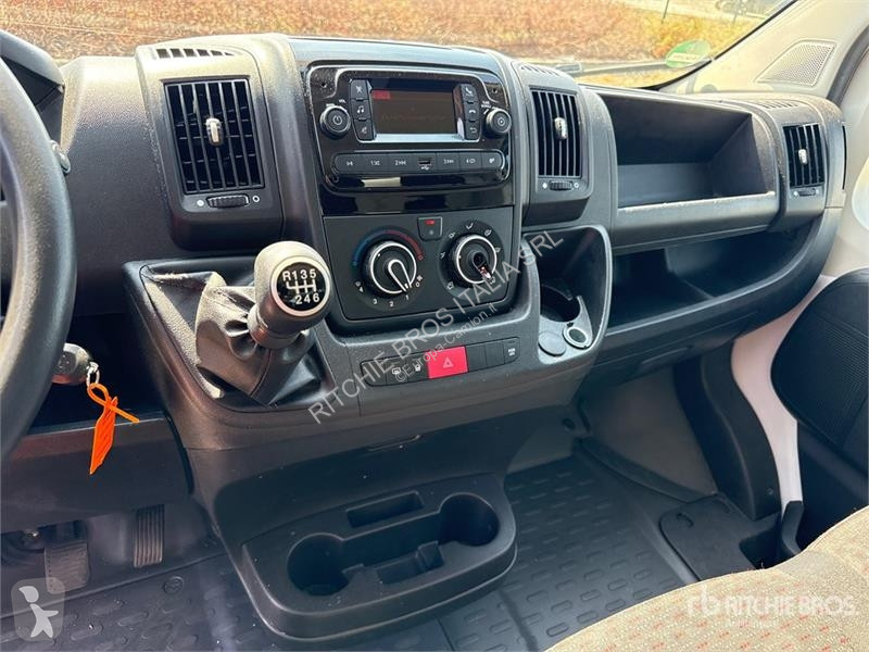 Vrachtwagen Opel 2.2