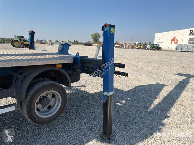 Mitsubishi Fuso truck