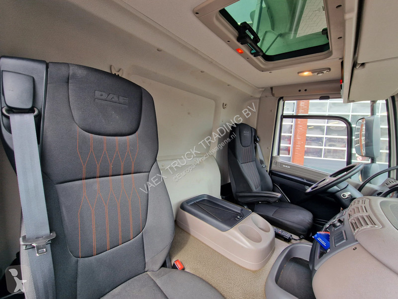 Вантажівка DAF 300 4x2 - Box - Low KM - Full...