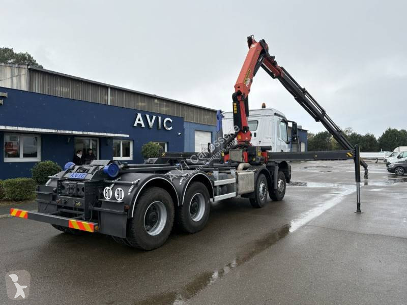 Vrachtwagen Mercedes 3240