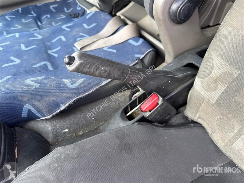 Camion  PNT205 NHD 18.1 m on Nissan Cabstar...