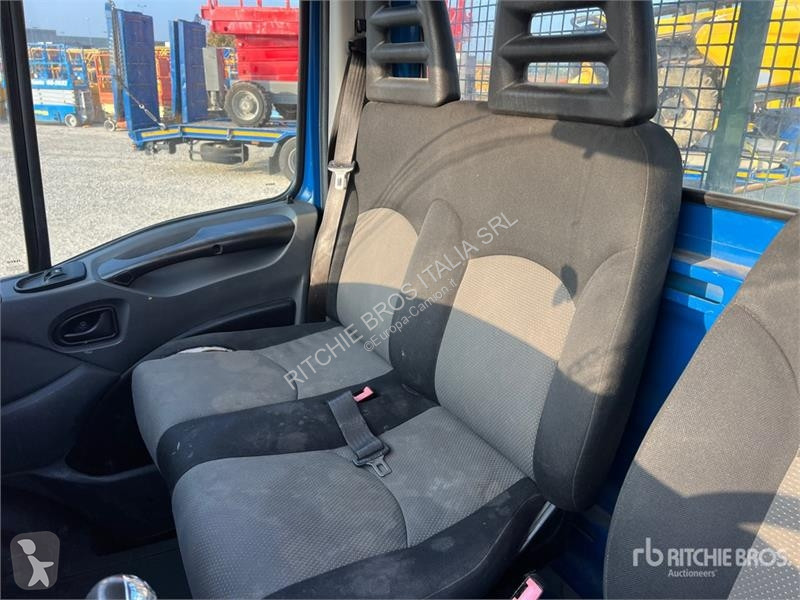 Camion Iveco 35C11 Flatbed Truck