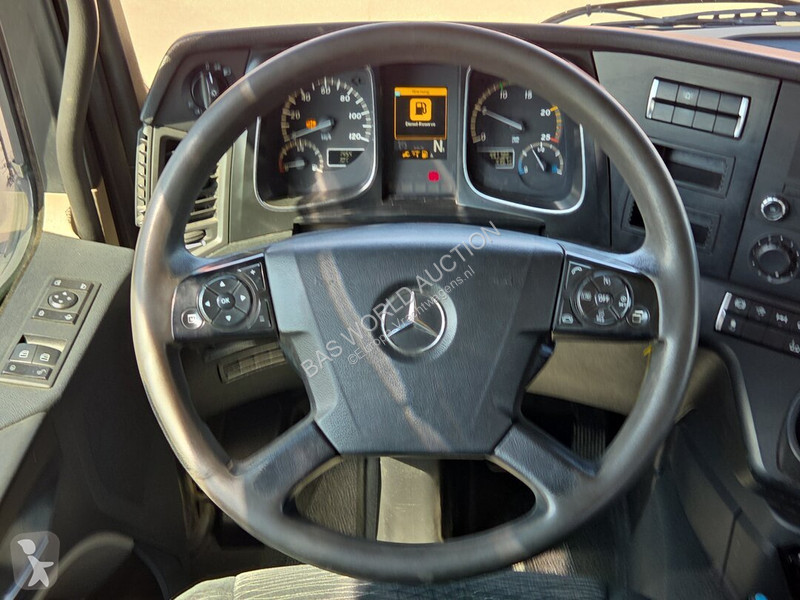 شاحنة Mercedes 2545
