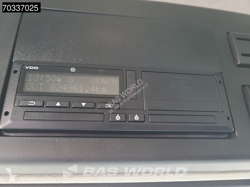 Camion Mercedes 2124 4X2 2t Tailgate 6-Cylinder...