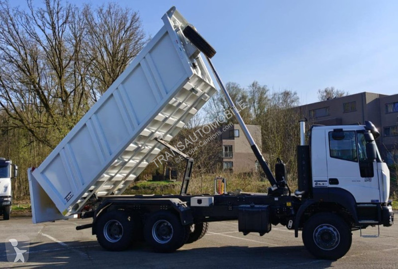 Camião Iveco 64.38 HD9