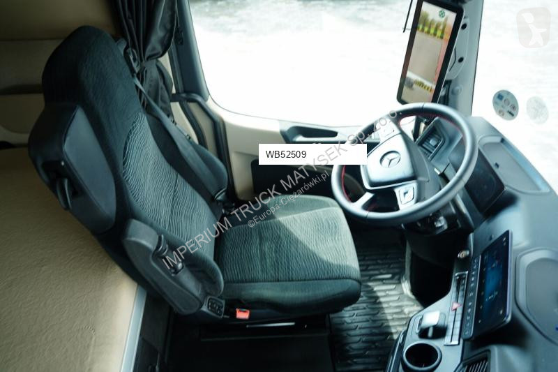 Грузовик Mercedes 2545