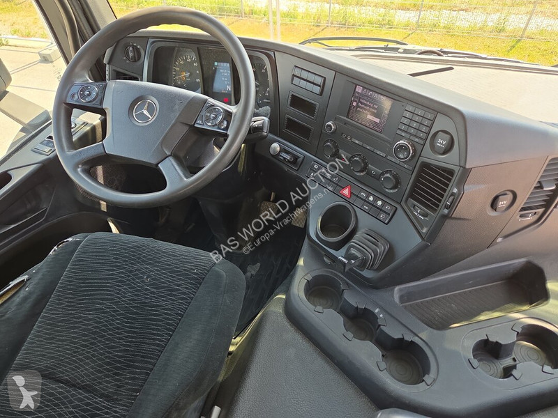 Lastbil Mercedes 2533