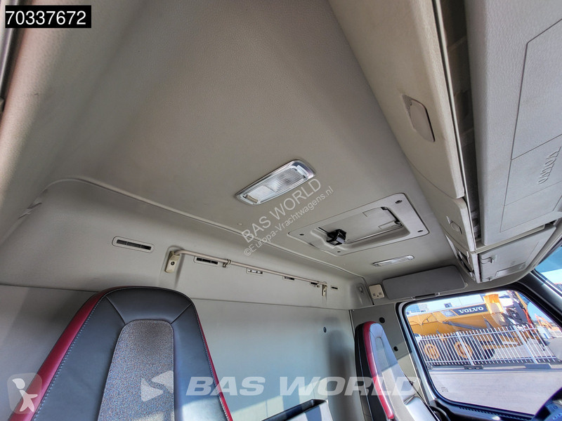 Vrachtwagen Volvo 330 6X2 2000kg Ladebordwand...