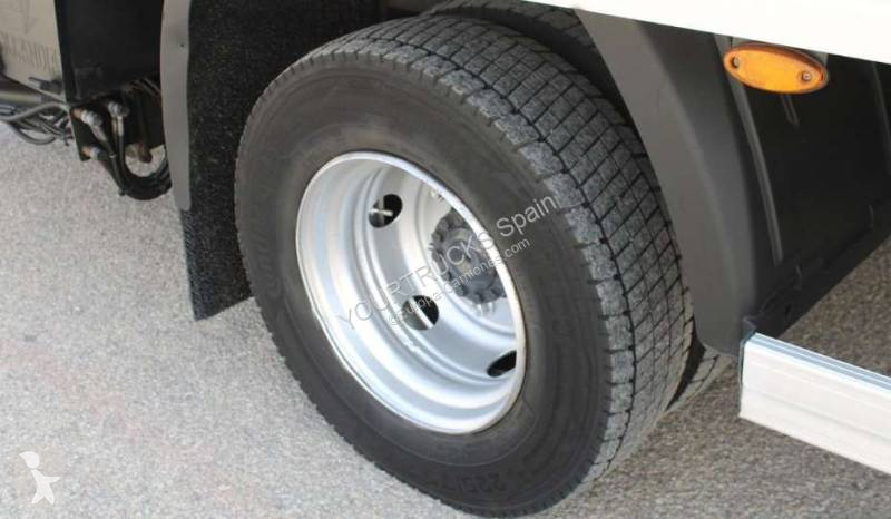 Iveco 100 E 19 truck