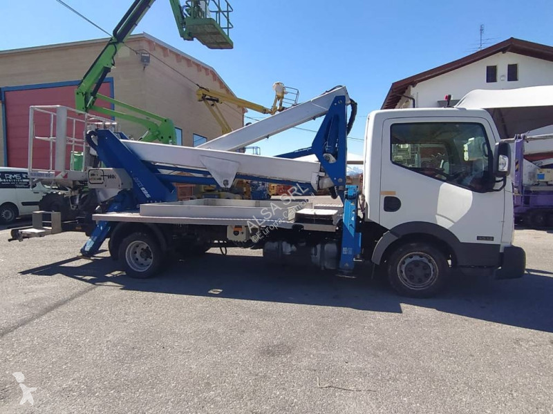 Camião Nissan hx195