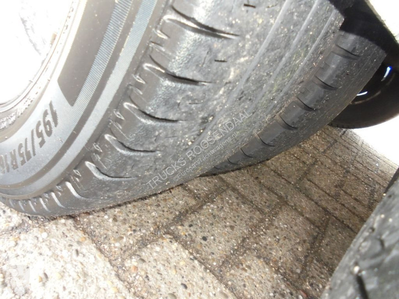 Kamion Iveco 40C17 + Euro 5 + Dhollandia Lift +...
