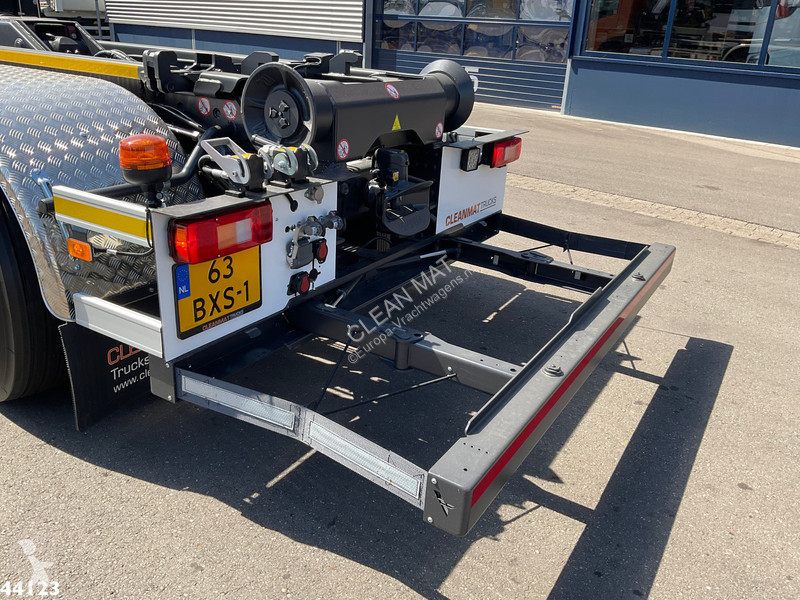 Camion Volvo 420 8x2 Hiab 25 Tonmeter laadkraan...