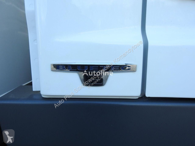 Camión Mercedes ATEGO 12.24 KONTENER CHŁODNIA...