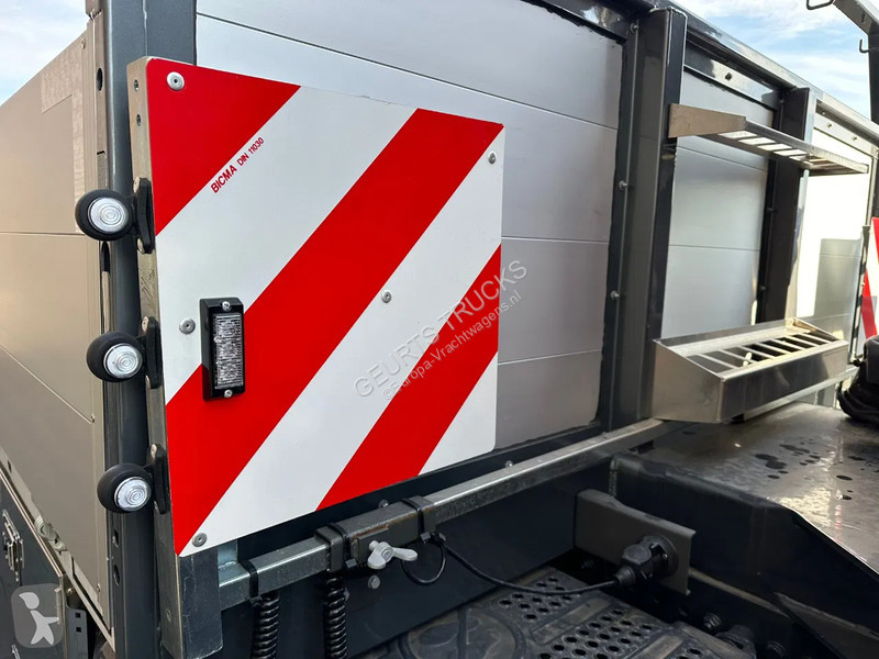 Kamion Mercedes 3251 8X2 + HMF 7020-K7 FJ...