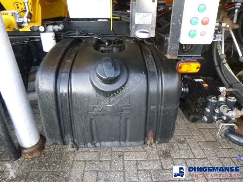 Kamion DAF 55220 4X2 RHD Whale vacuum tank 8.1 m3