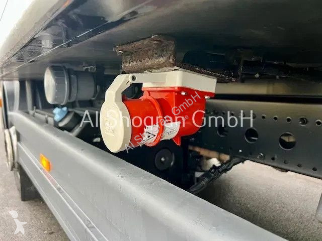 Kamion Mercedes 1218 Carrier Supra...