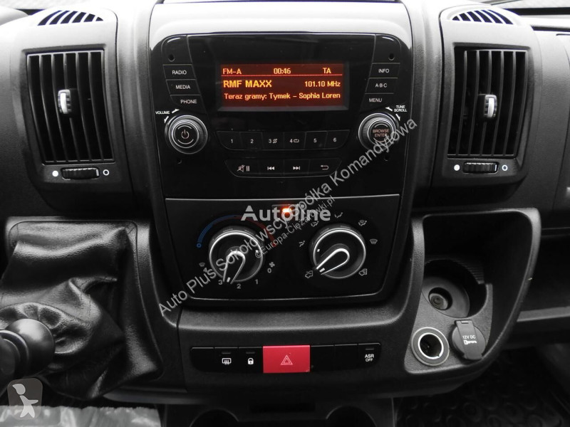 Véhicule utilitaire Peugeot BOXER SKRZYNIA...