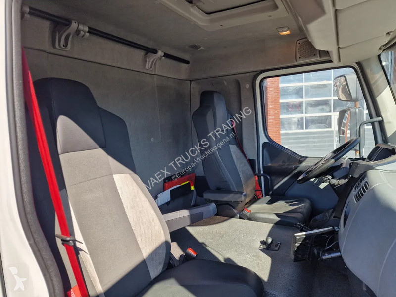 Vrachtwagen Renault D 12.250 4x2 - Box -...