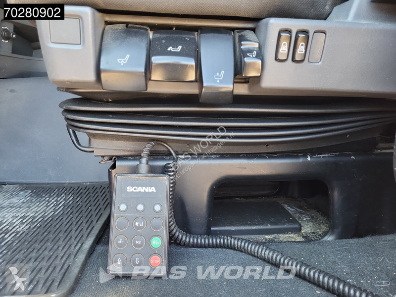 Kamion Scania G420 6X2 Cattle transport combi...
