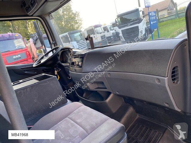 Camion Mercedes 818