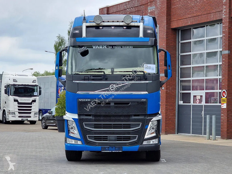 Kamion Volvo 13540 Globetrotter 6x4 - HMF 1920K...