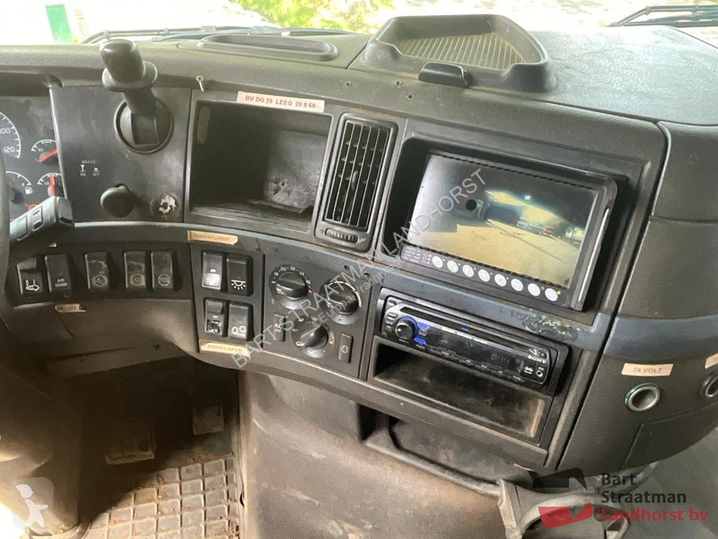 Kamion Volvo 440 10x4 Euro 5 geisoleerde asfalt...