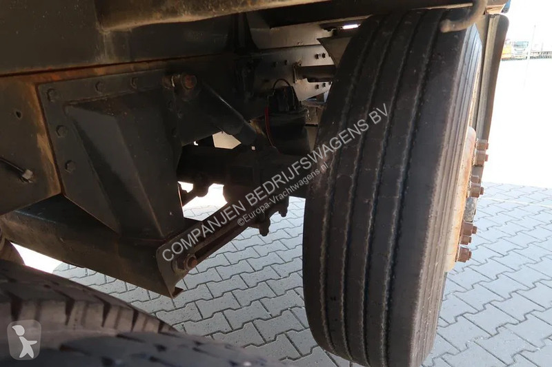 Kamion Scania R143-420 V8 EFFER 8200 Kraan -...