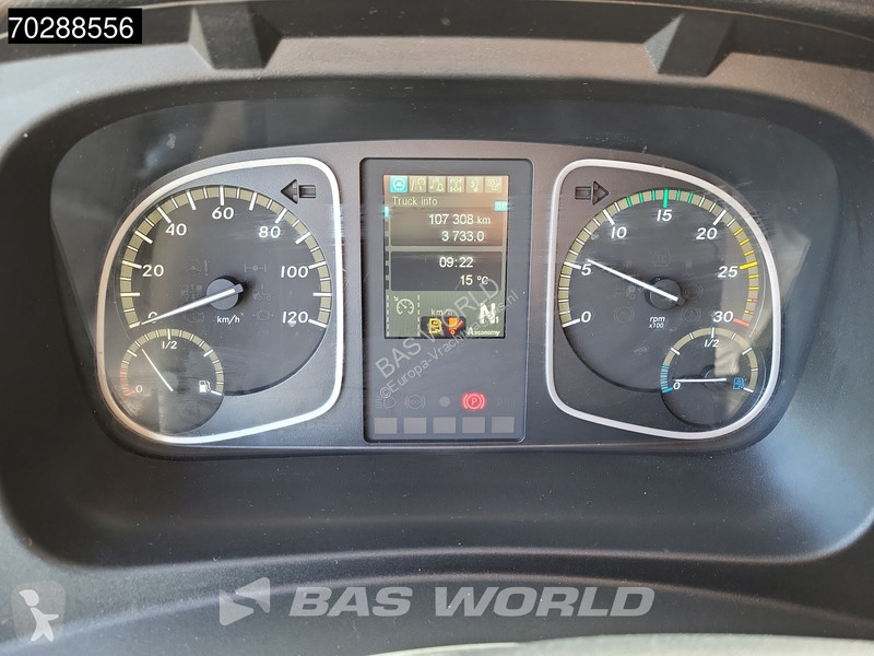 Kamion Mercedes 1527 4X2 15tonner Automatic...