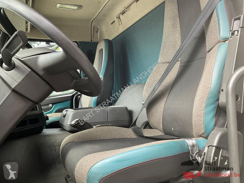 Camion Volvo FM 370 4x2 Euro 6 closed box truck...