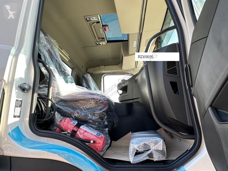 Camion Volvo FMX 500 8x4 Abrollkipper + Kran...