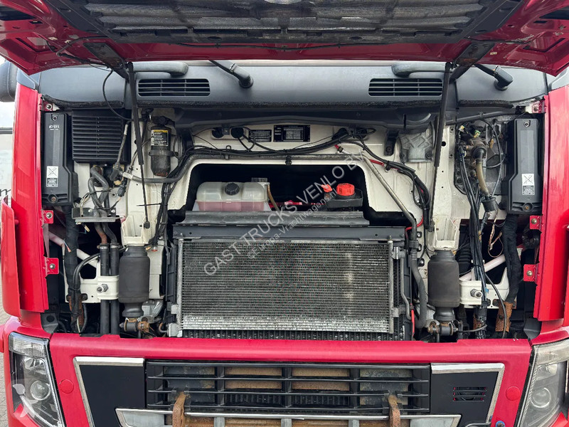 Kamion Volvo 16700 6x4 Tipper And Tractor Combi...