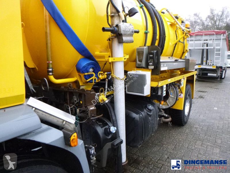 شاحنة DAF 55220 4X2 RHD Whale vacuum tank 8.1 m3