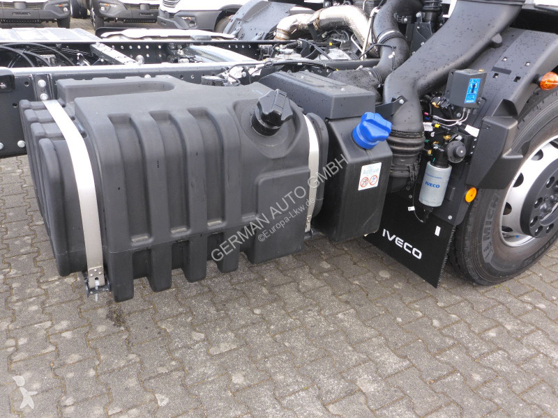 شاحنة Iveco 180E32K Radstand.4.185mm 2-Stück MY 25