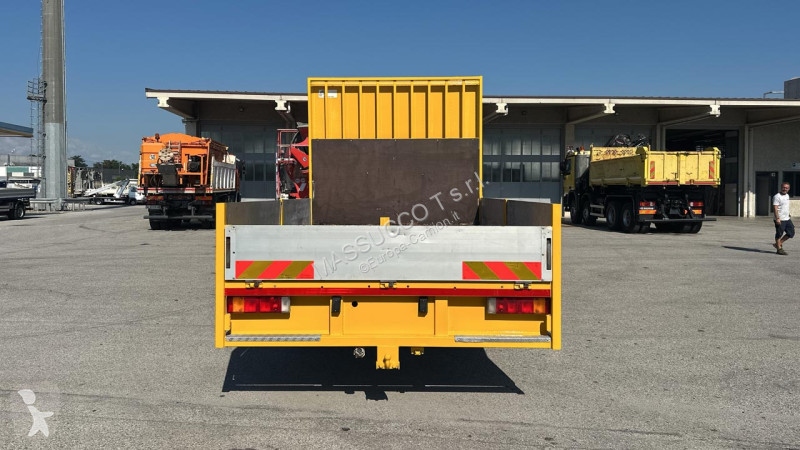 Camion  ML120E18