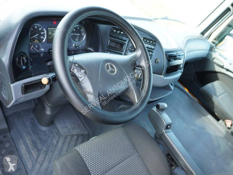 Грузовик Mercedes