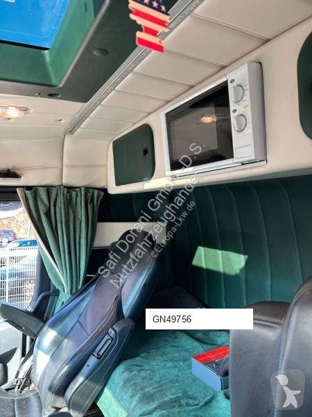 شاحنة Mercedes 302