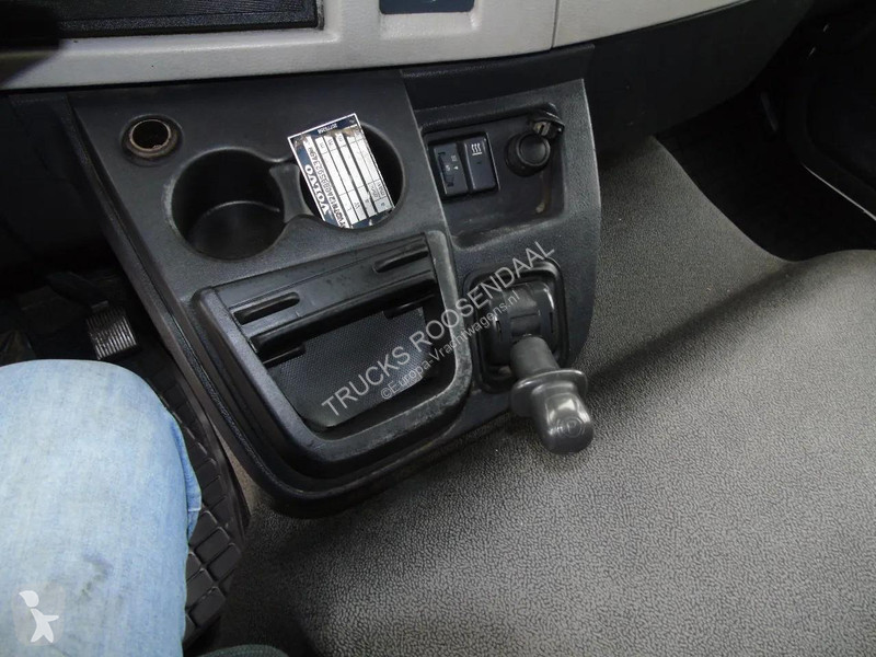 شاحنة Volvo FL 240 + 12t + euro 5 + lift