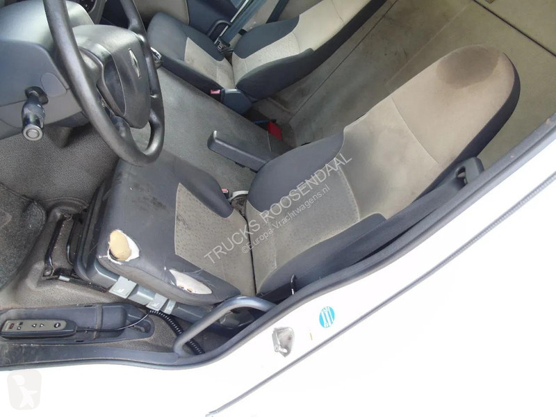 شاحنة Renault 220 + euro 5 + MANUAL + lift + 12T