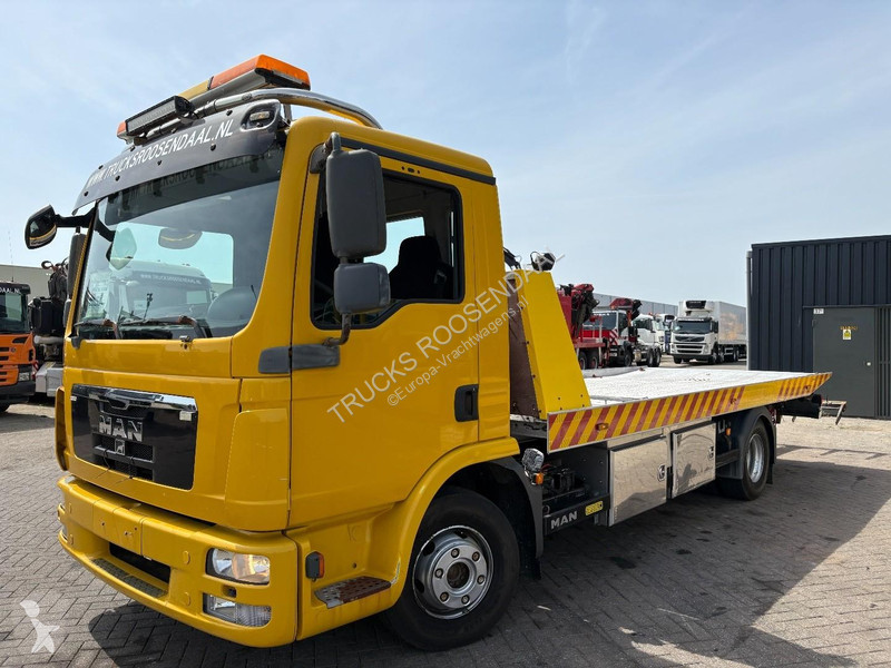 شاحنة MAN 12.220 + MANUAL + EURO 5 + WINCH +...