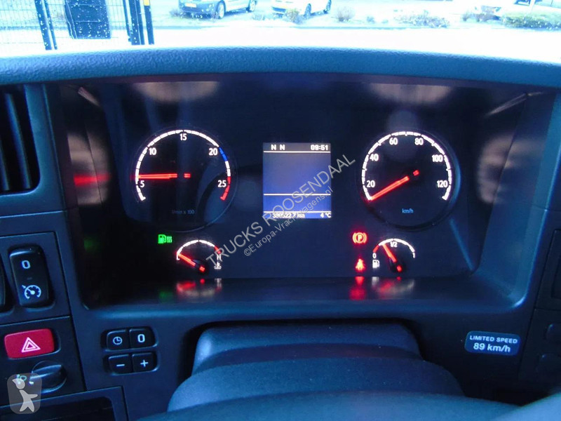 شاحنة Scania P230 OW KM +  CARRIER + OADIFT +