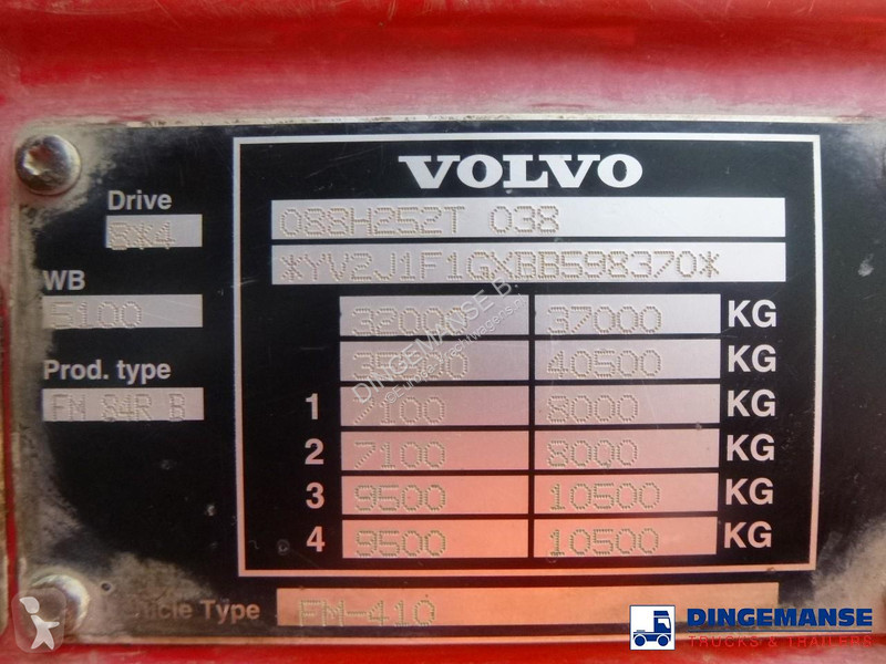 شاحنة Volvo 8x4 RHD steel tipper 16.6 m3