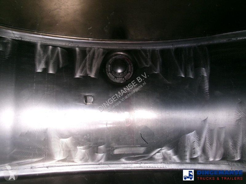 شاحنة Volvo 380 6X2 fuel tank 20.6 m3 / 4 comp