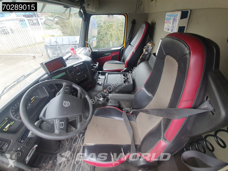 شاحنة Volvo 520  8X4 32m3 AJK Pusher Big-Axle...